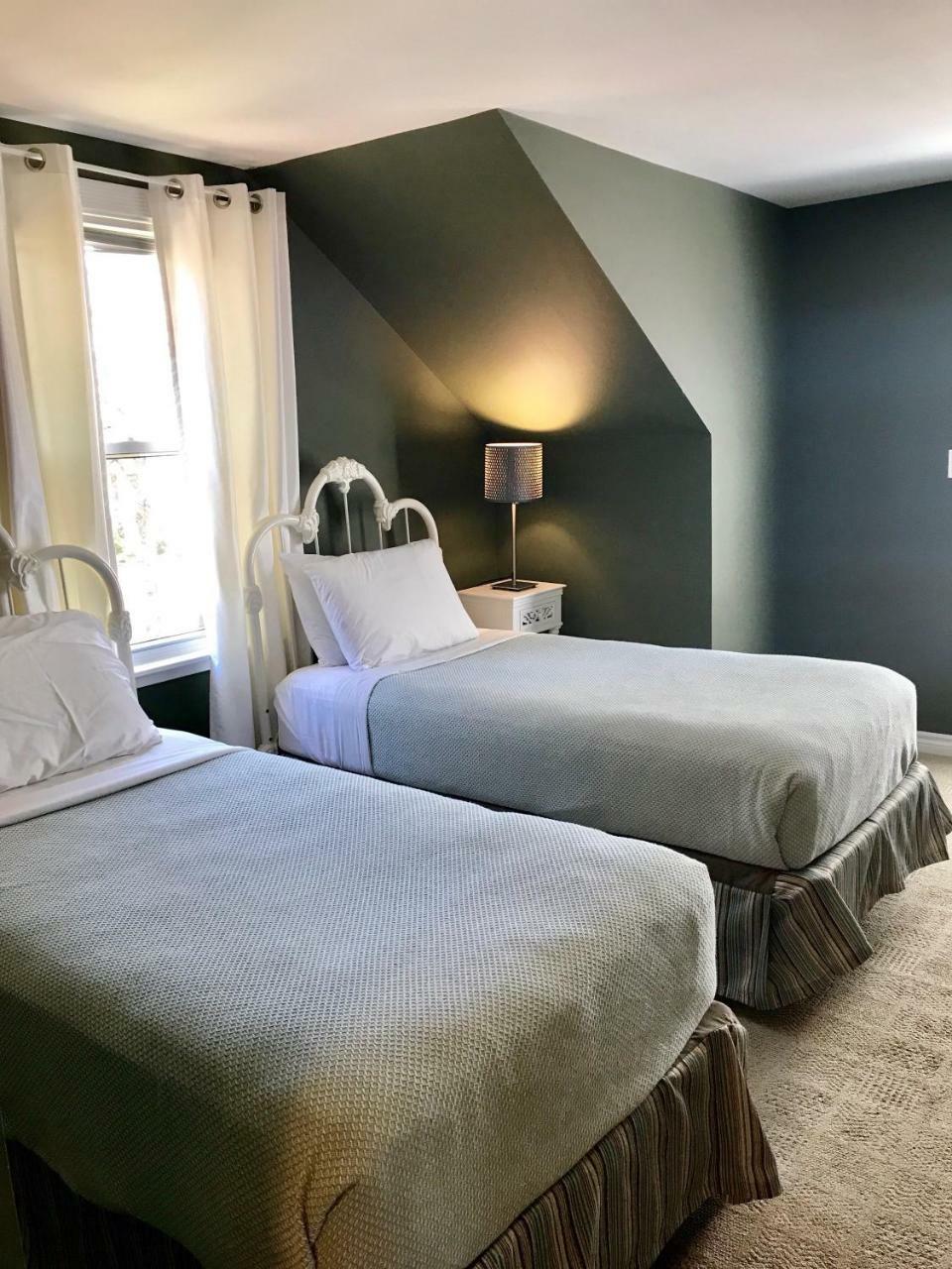 שרלוט טאון Fairholm Boutique Inns מראה חיצוני תמונה
